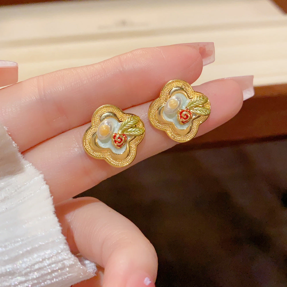 花朵復古小巧耳釘－商品主圖｜https://igowo.tw/