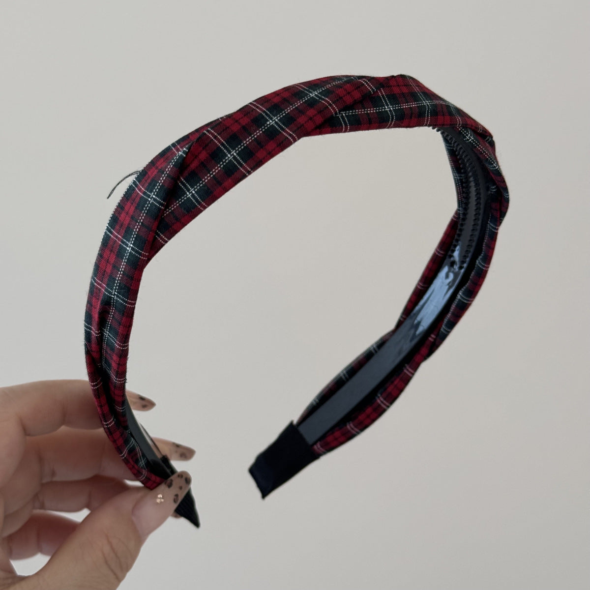 格紋扭紋復古簡約髮箍－細節特寫4｜https://igowo.tw/