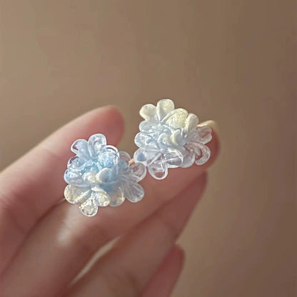白色花朵耳環－金款細節｜https://igowo.tw/