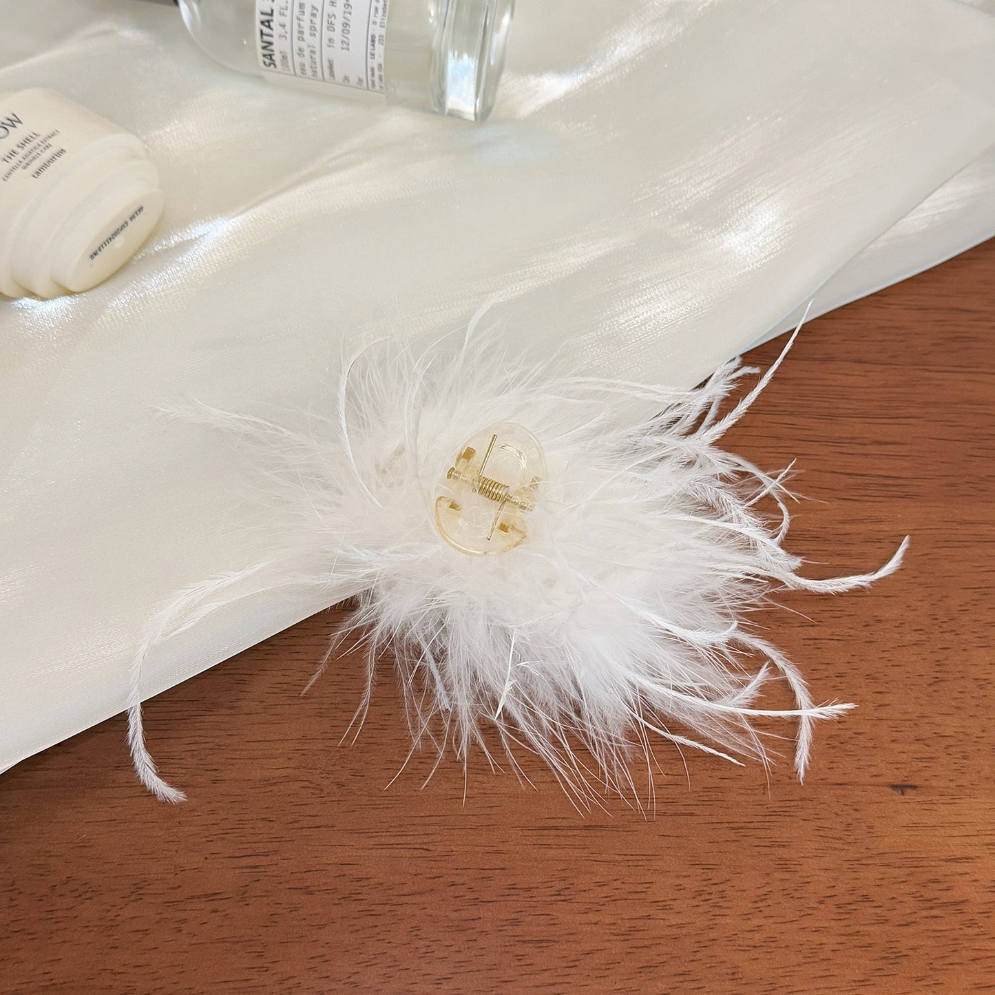 羽毛簡約鯊魚夾－粉色-7cm款細節｜https://igowo.tw/