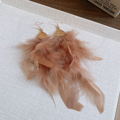 彩色羽毛流蘇鑲鑽耳環－細節特寫14｜https://igowo.tw/