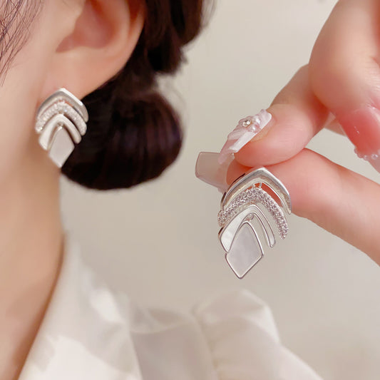 鋯石金屬幾何電鍍耳環－商品主圖｜https://igowo.tw/