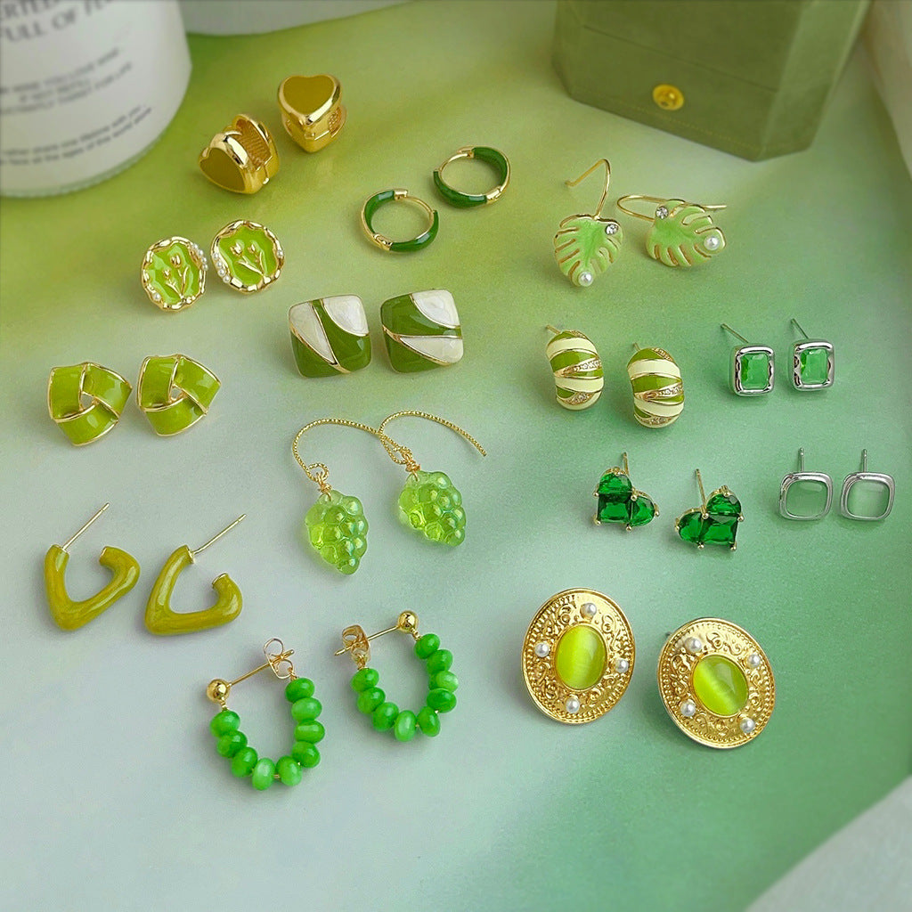 綠色簡約耳釘－商品主圖｜https://igowo.tw/