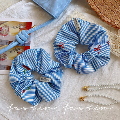 藍色櫻桃格紋刺繡髮圈－商品主圖｜https://igowo.tw/