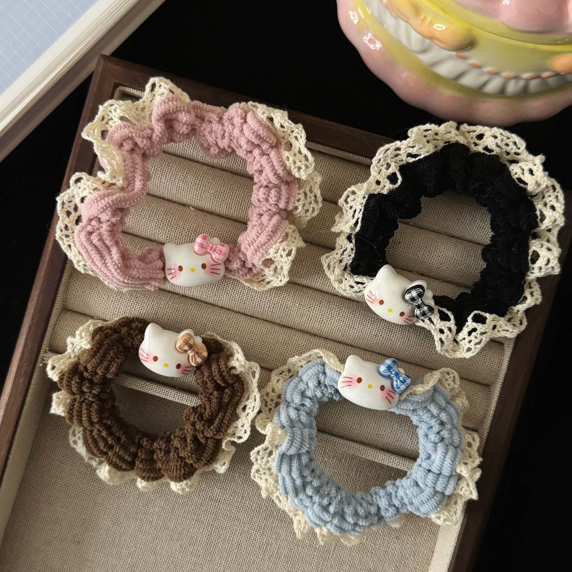 棕色貓咪髮圈－黑色髮圈款實拍｜https://igowo.tw/