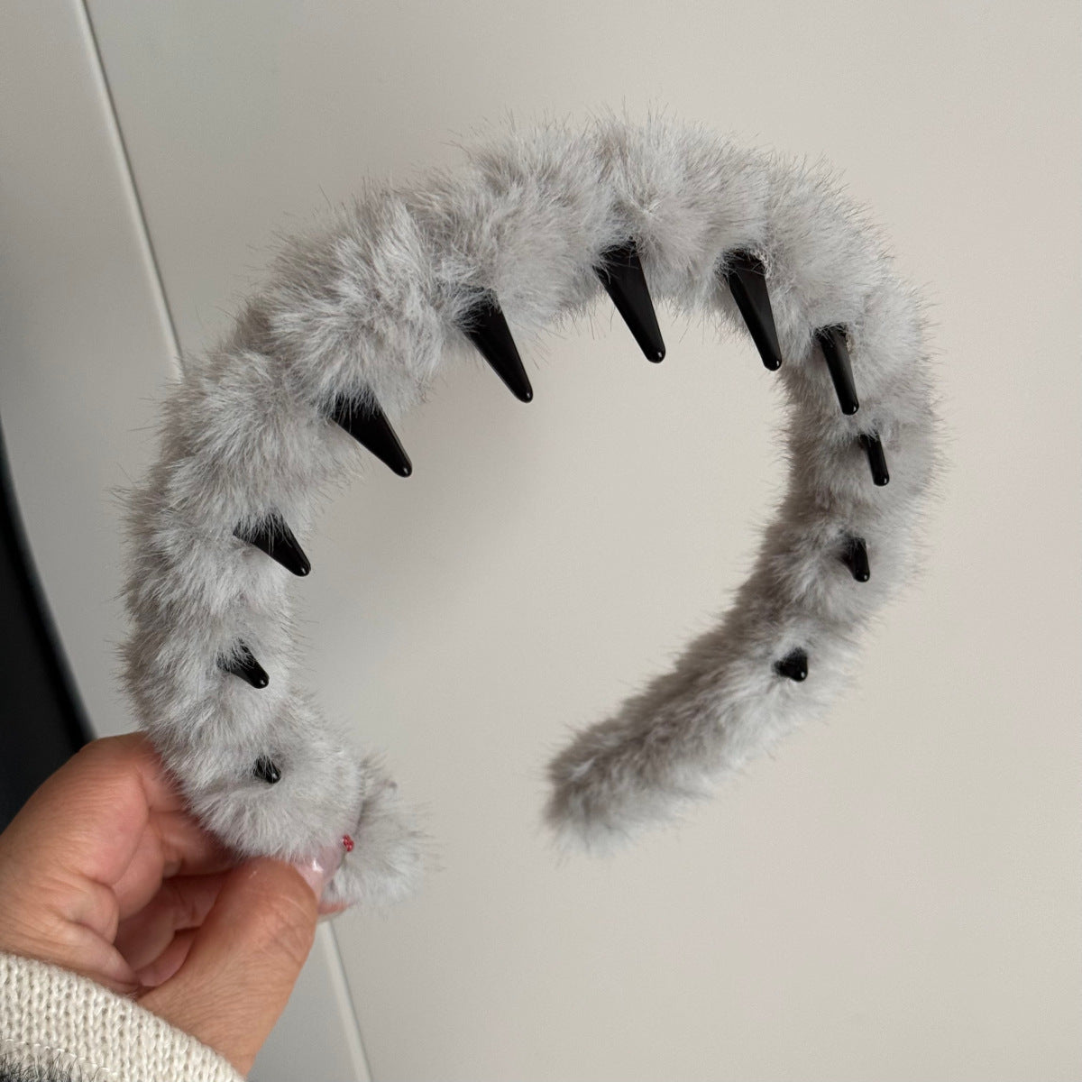 絨面波浪纏繞髮箍－細節特寫4｜https://igowo.tw/