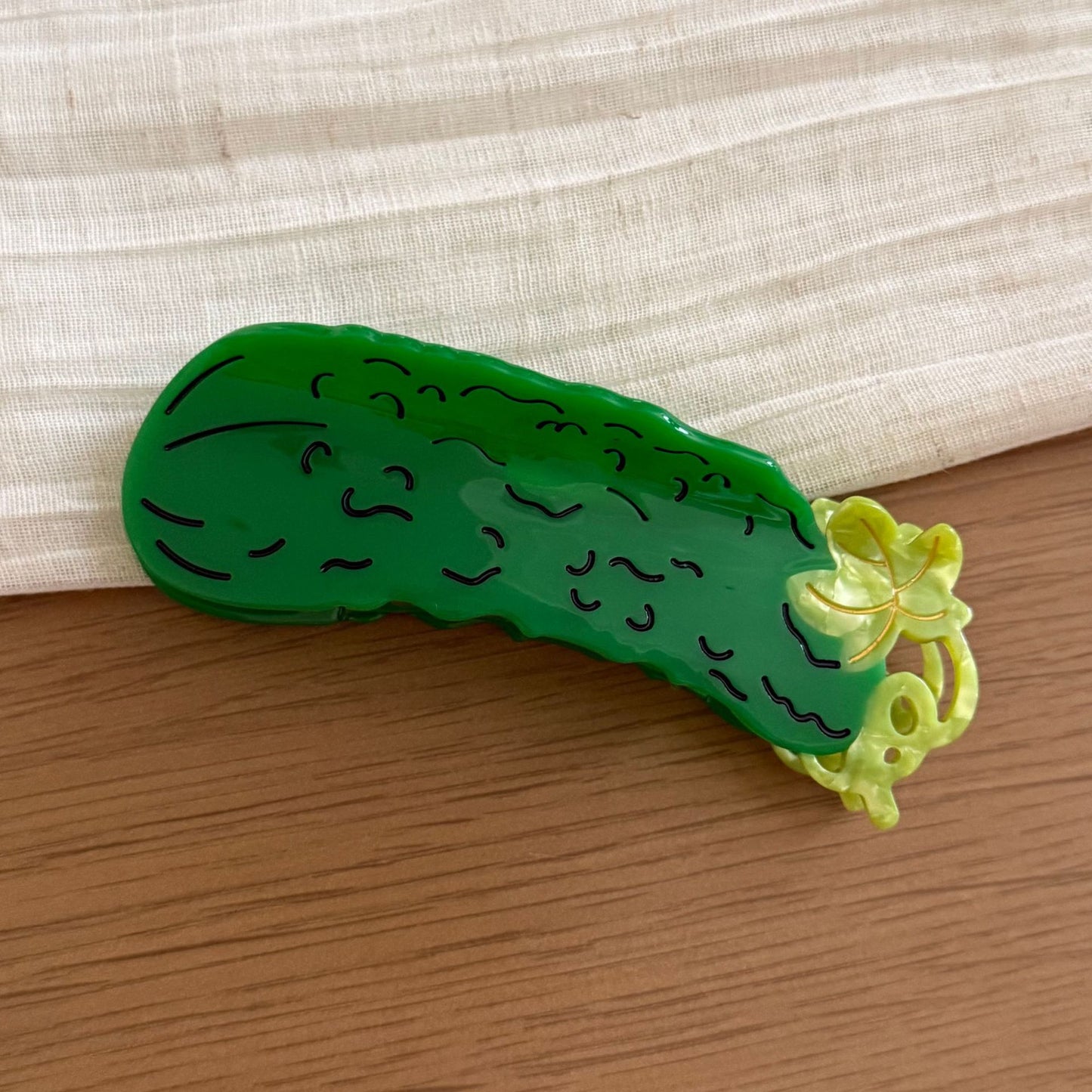 醋酸板材復古鯊魚夾－胡蘿卜款細節｜https://igowo.tw/