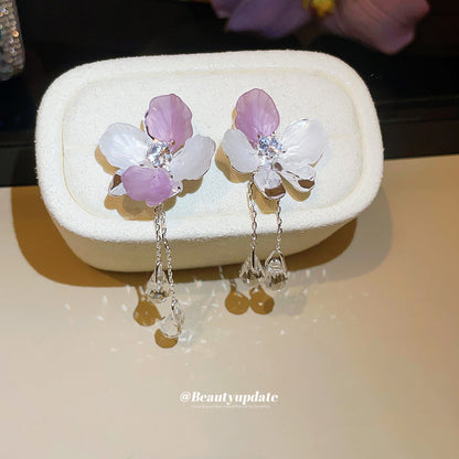 珍珠水滴花朵鑲鑽耳釘－細節特寫2｜https://igowo.tw/