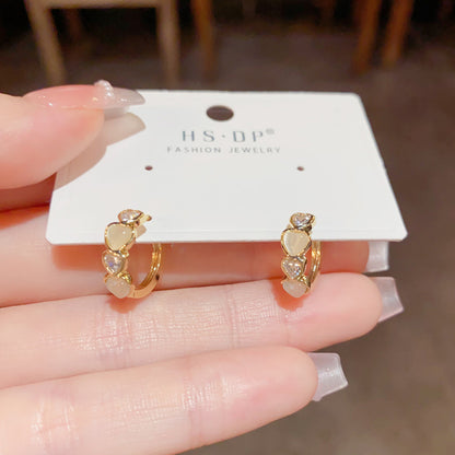 貓眼石愛心微鑲耳環－第二視角實拍｜https://igowo.tw/