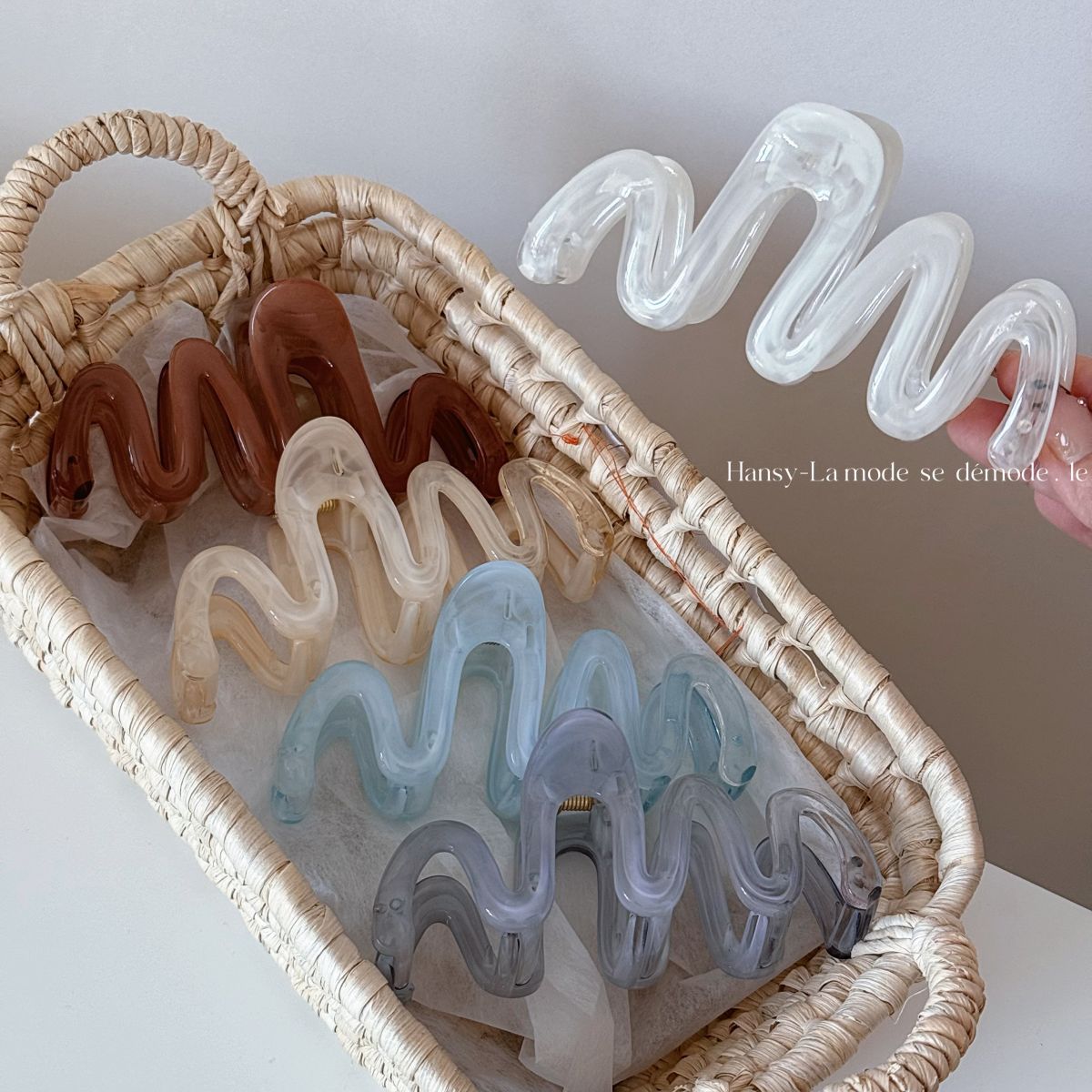 樹脂簡約鯊魚夾－商品主圖｜https://igowo.tw/