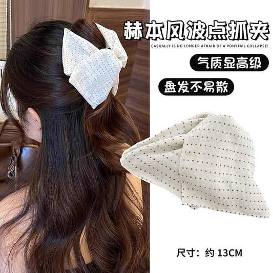 布面波點鯊魚夾－商品主圖｜https://igowo.tw/