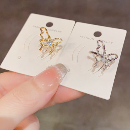 金屬蝴蝶鏤空簡約耳夾－商品主圖｜https://igowo.tw/