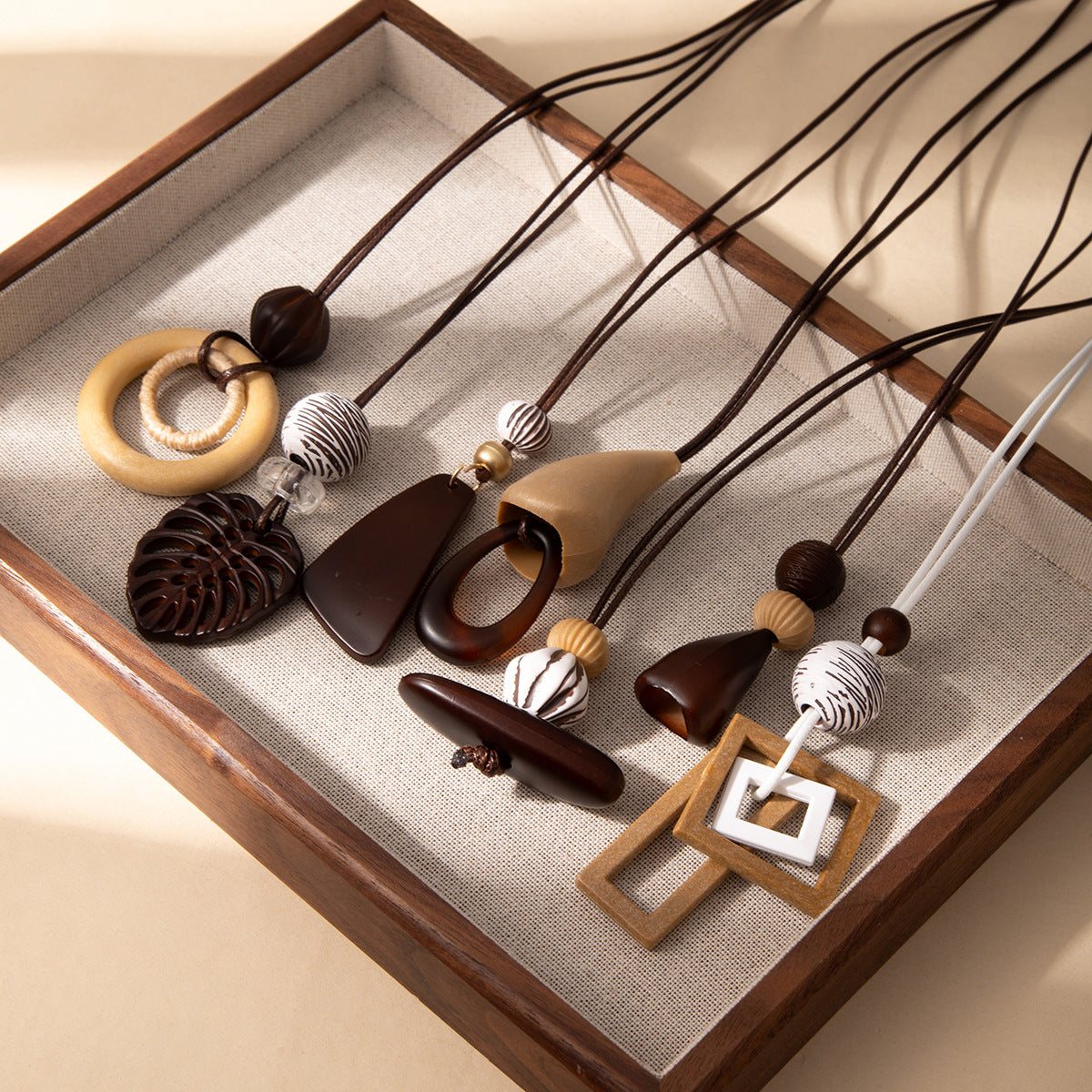 不規則墜飾長版項鍊－第二視角實拍｜https://igowo.tw/