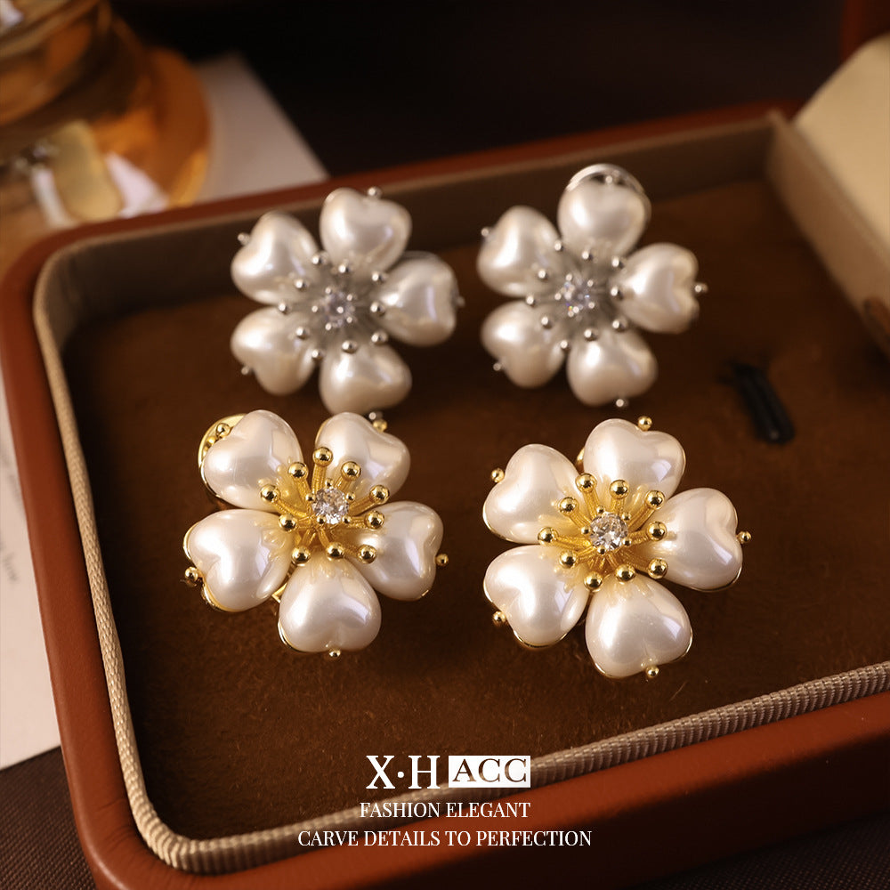 珍珠愛心花朵鑲鑽耳扣－商品主圖｜https://igowo.tw/