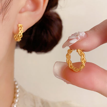 金屬扭紋簡約耳扣－第二視角實拍｜https://igowo.tw/