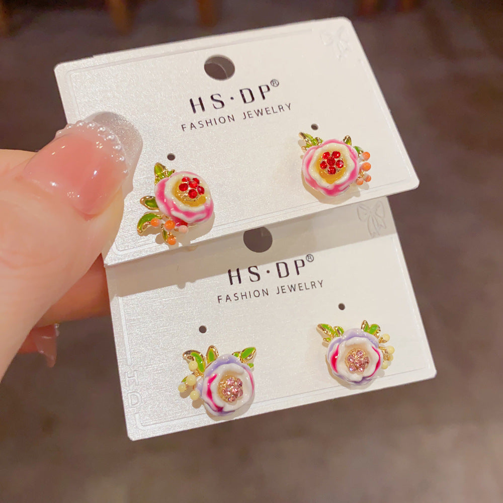 琺瑯花朵簡約耳釘－商品主圖｜https://igowo.tw/
