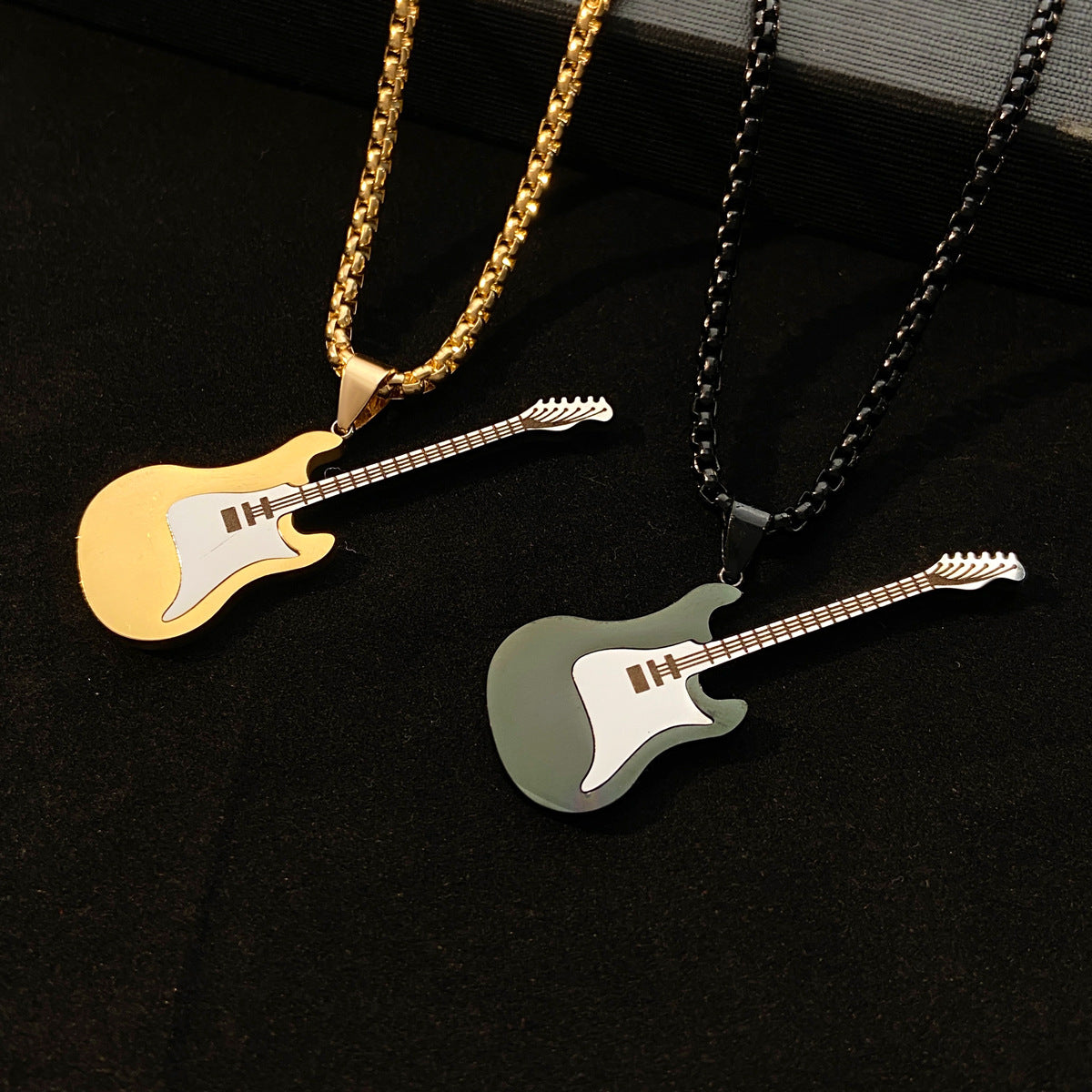鈦鋼簡約項鍊－第二視角實拍｜https://igowo.tw/
