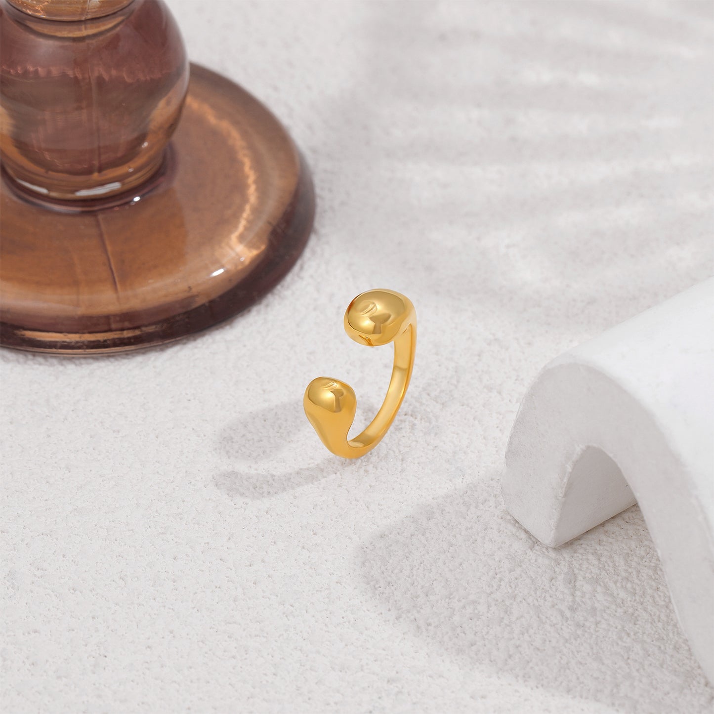 金色水滴可調式戒指－第二視角實拍｜https://igowo.tw/