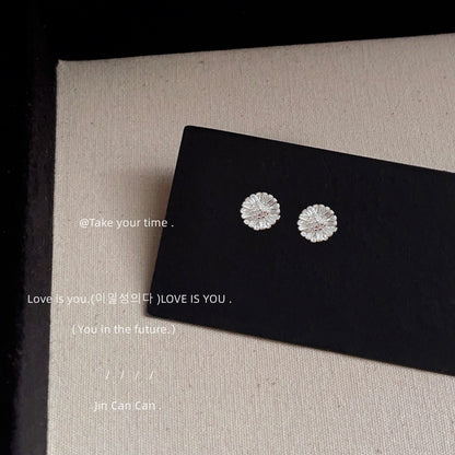 貓眼石玻璃小巧耳釘－細節特寫7｜https://igowo.tw/