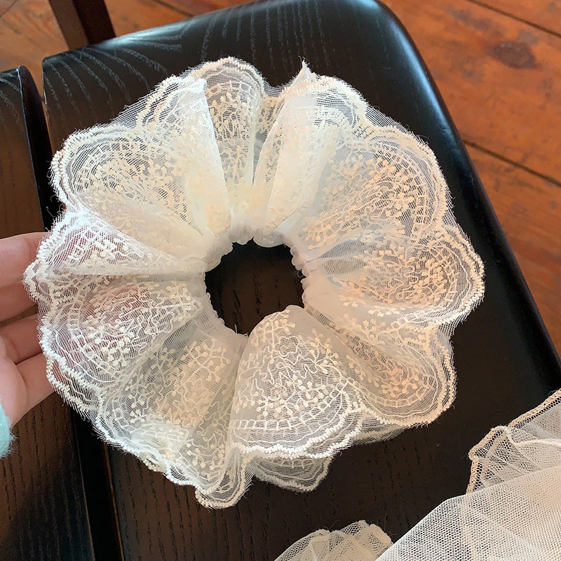 蕾絲大腸圈刺繡髮圈－商品主圖｜https://igowo.tw/