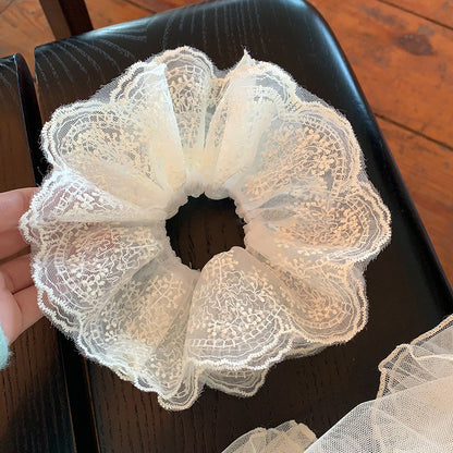 蕾絲大腸圈刺繡髮圈－商品主圖｜https://igowo.tw/