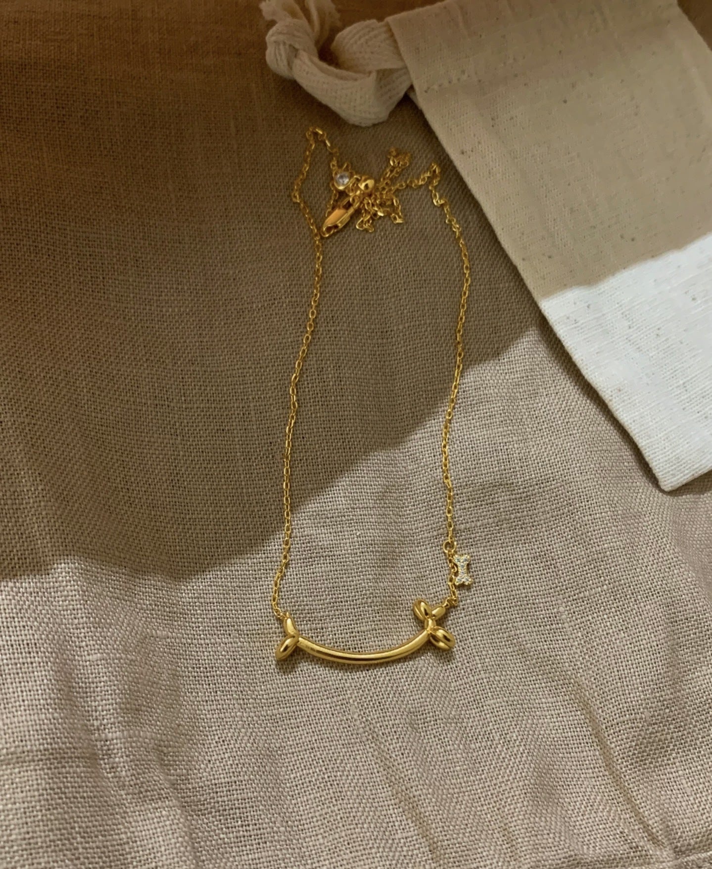 金色小狗簡約項鍊