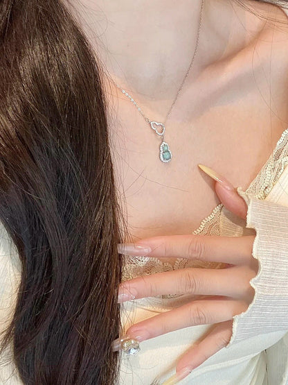珍珠愛心墜飾項鍊－細節特寫170｜https://igowo.tw/