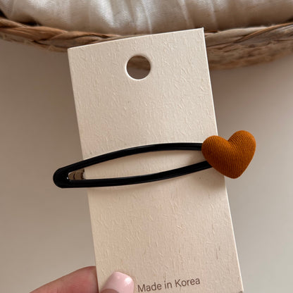 布面波點愛心髮夾－細節特寫8｜https://igowo.tw/