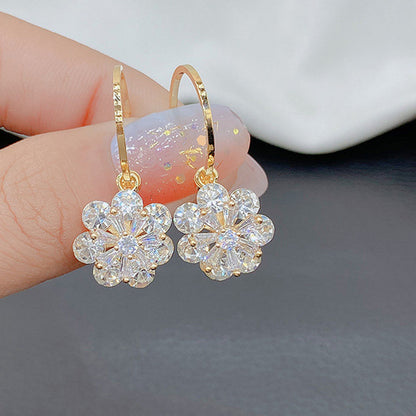 金色水晶鋯石花朵耳環－商品主圖｜https://igowo.tw/