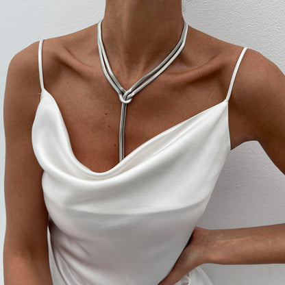 金屬蛇骨鏈條簡約項鍊－細節特寫4｜https://igowo.tw/