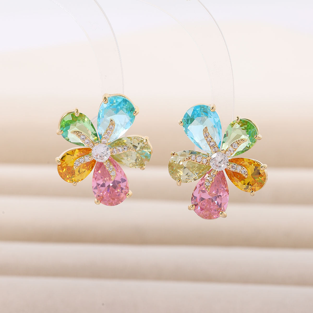 漸層水晶花朵耳環－商品主圖｜https://igowo.tw/