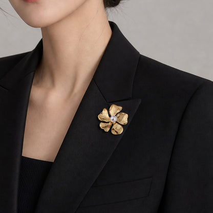 不鏽鋼花朵胸針－/銀色款實拍｜https://igowo.tw/