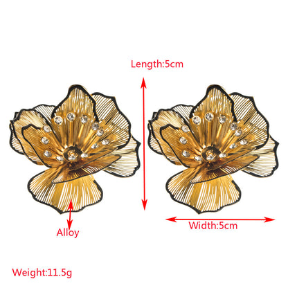 銀針山茶花鏤空耳環－銀色款實拍｜https://igowo.tw/