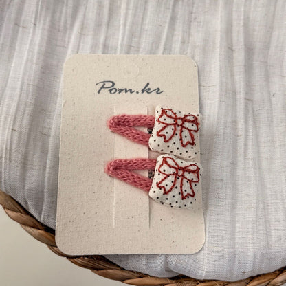 粉色蕾絲波點刺繡髮夾－雲朵款細節｜https://igowo.tw/