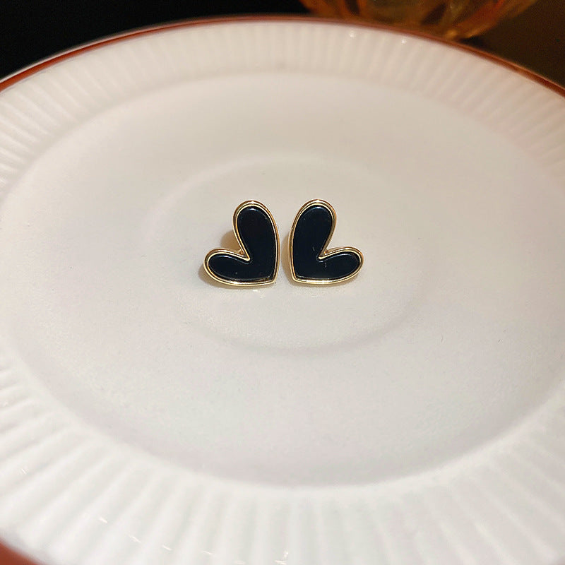 黑色精雕復古耳環