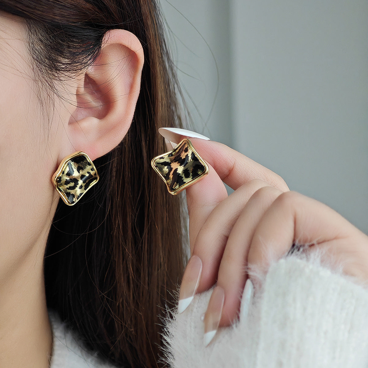 金色銀針豹紋復古耳釘