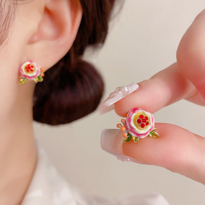 琺瑯花朵簡約耳釘－第二視角實拍｜https://igowo.tw/
