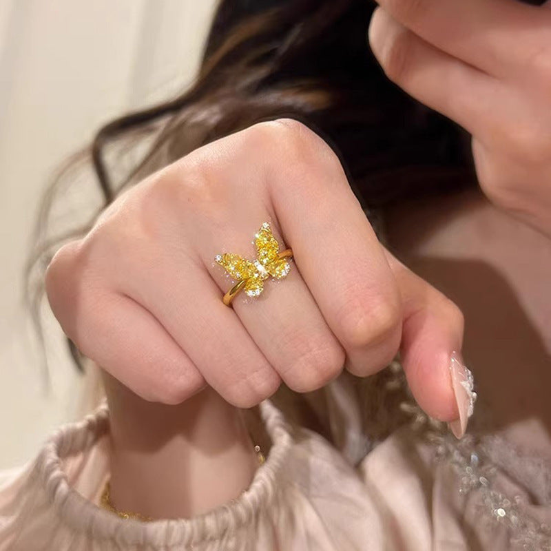 鋯石蝴蝶戒指
