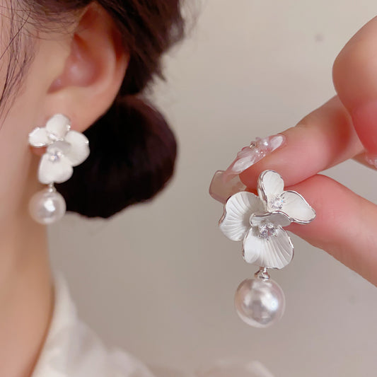 S925珍珠花朵耳墜－商品主圖｜https://igowo.tw/
