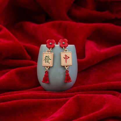 紅色珍珠銀針鑲鑽耳環－1/卡其虎頭款細節｜https://igowo.tw/