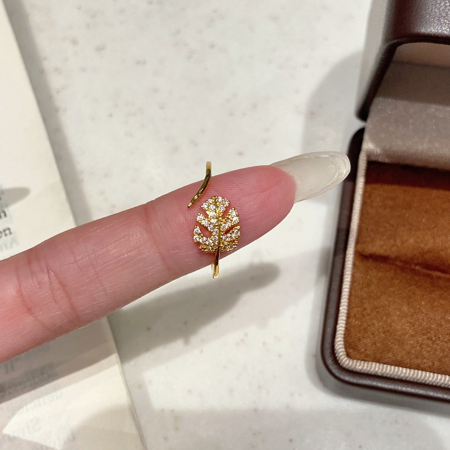 鋯石樹葉可調式戒指