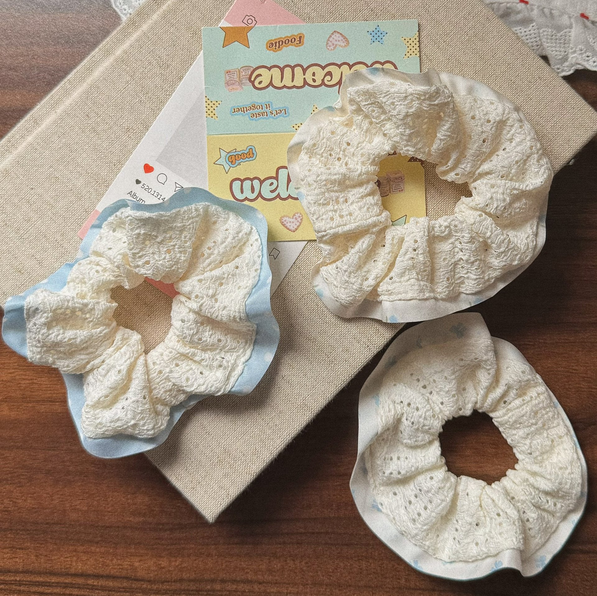 藍色領結簡約髮圈－商品主圖｜https://igowo.tw/