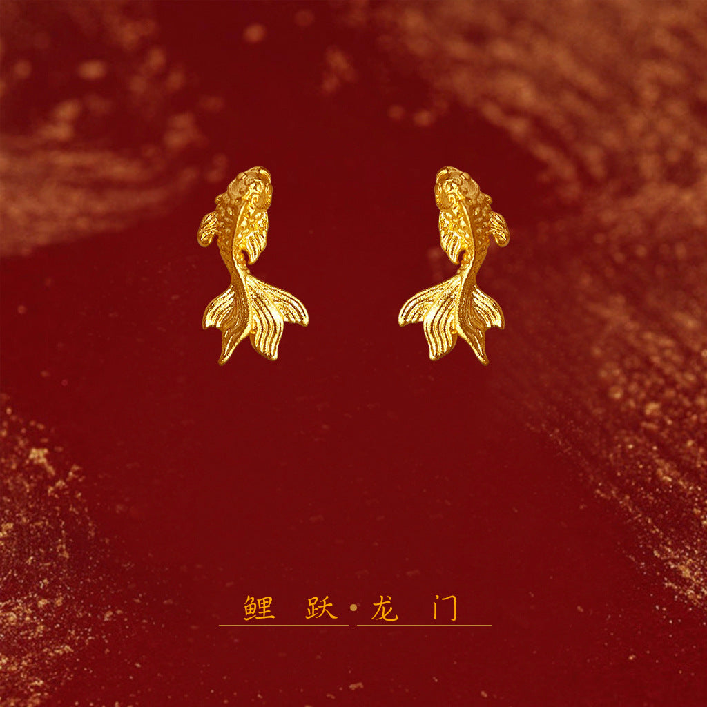 錦鯉復古電鍍耳釘－商品主圖｜https://igowo.tw/