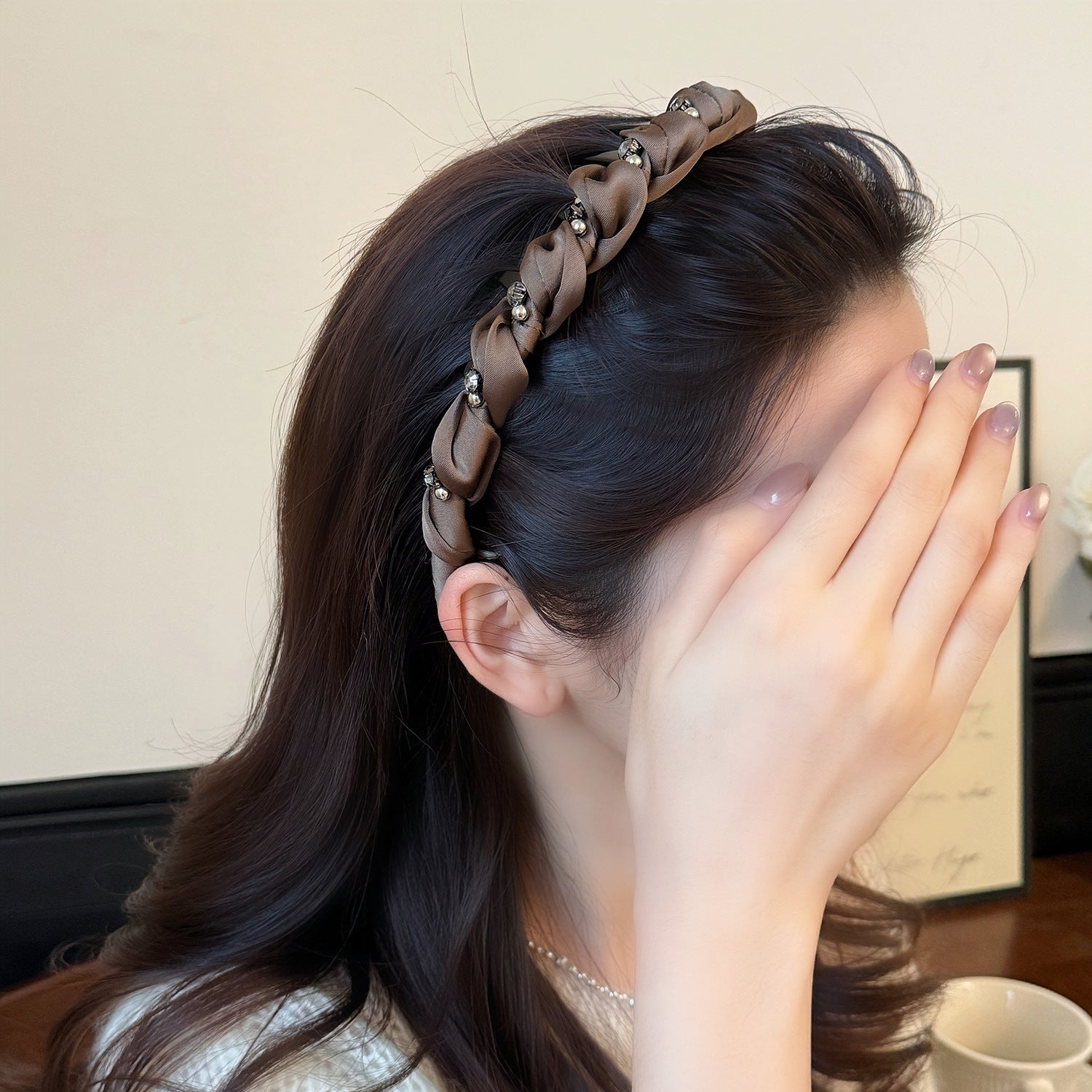 水晶扭紋纏繞復古髮箍－咖色款實拍｜https://igowo.tw/
