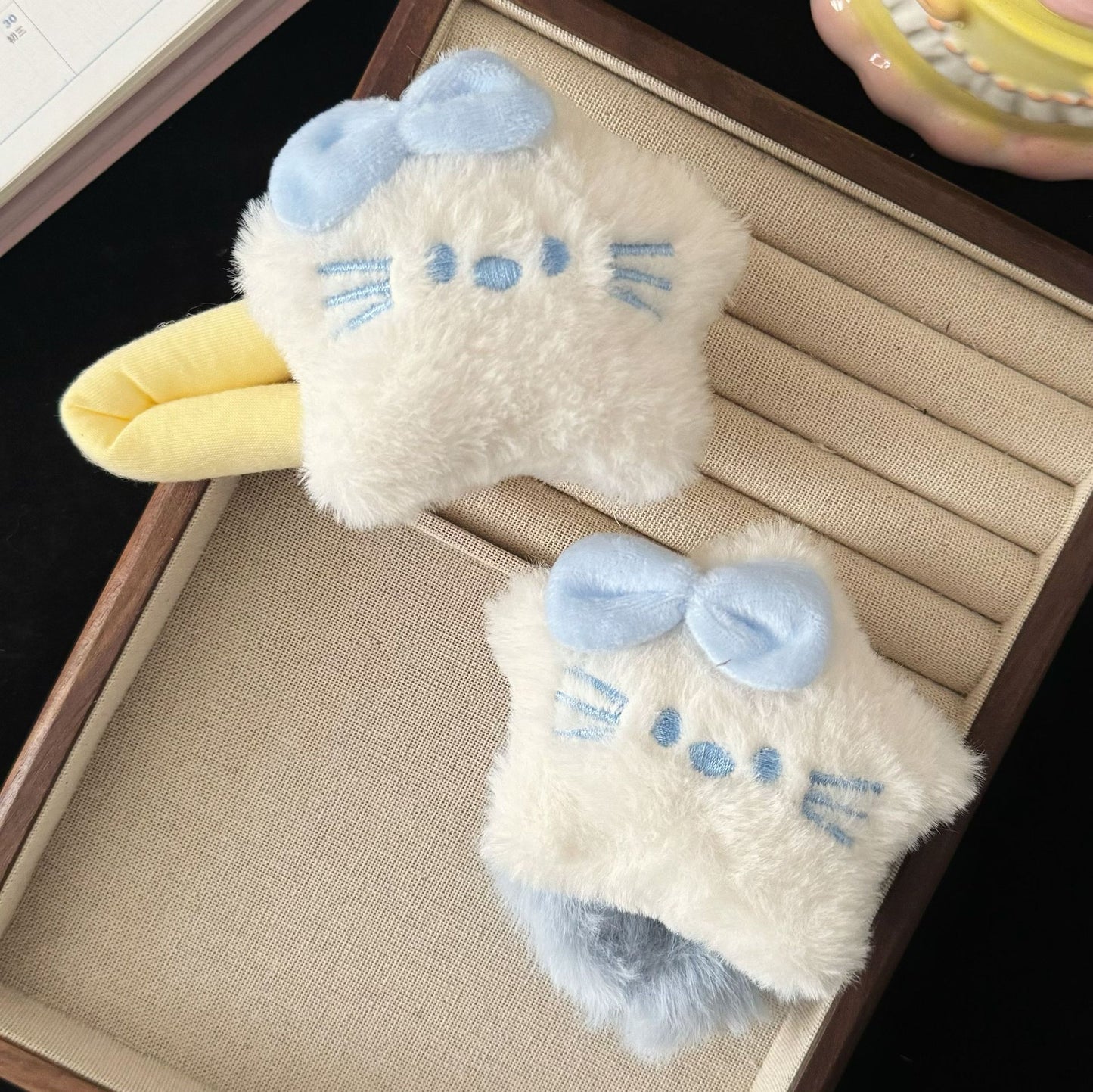 藍色絨面貓咪髮夾－藍色貓咪髮圈款實拍｜https://igowo.tw/
