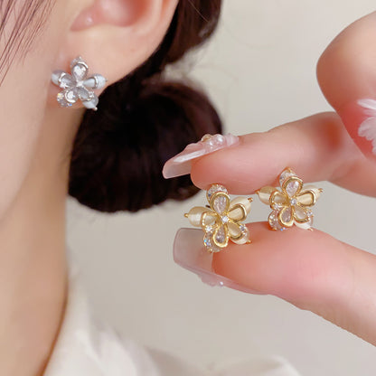 鋯石花朵小巧簡約耳釘－商品主圖｜https://igowo.tw/