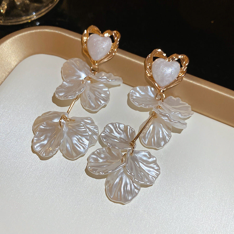 紅色花朵圓片流蘇耳環－細節特寫9｜https://igowo.tw/