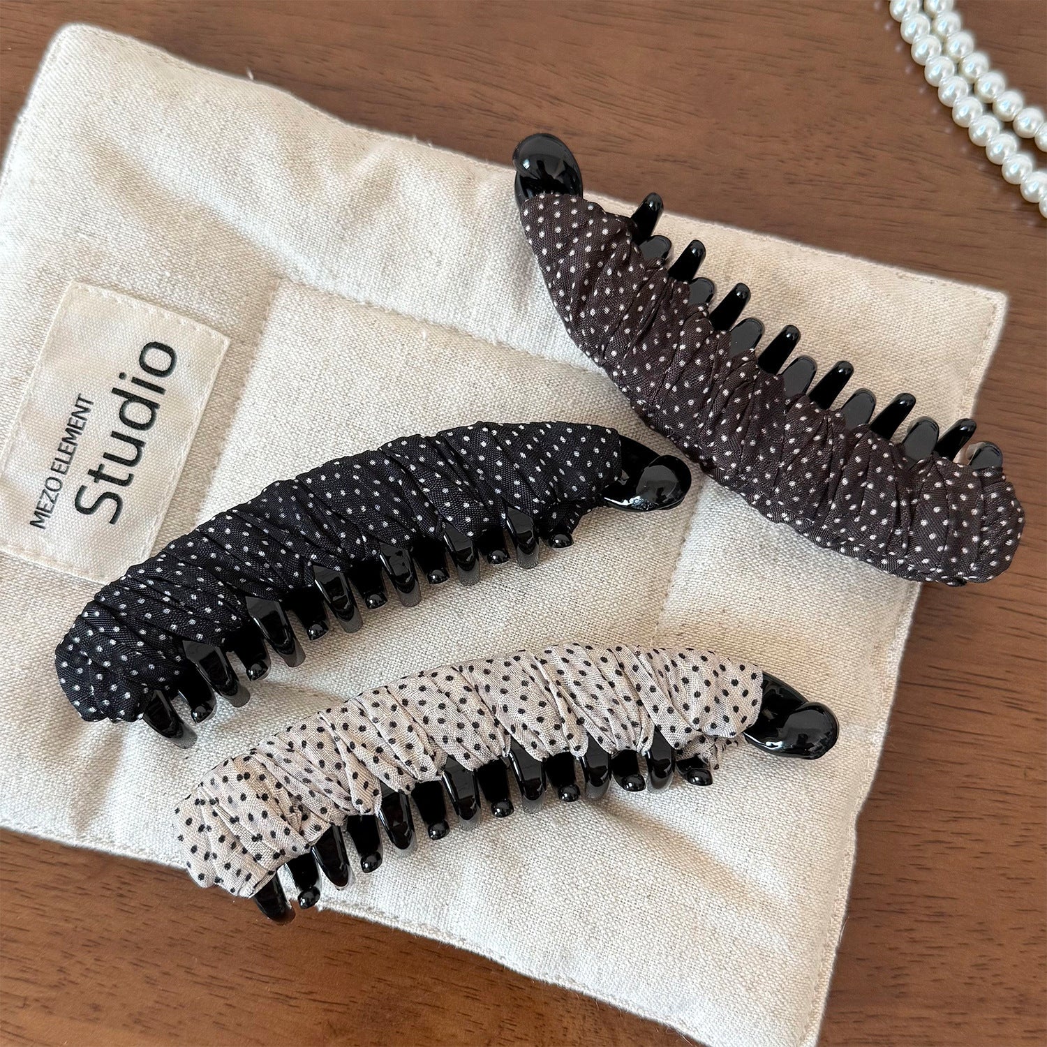 網紗布面波點纏繞髮夾－第二視角實拍｜https://igowo.tw/