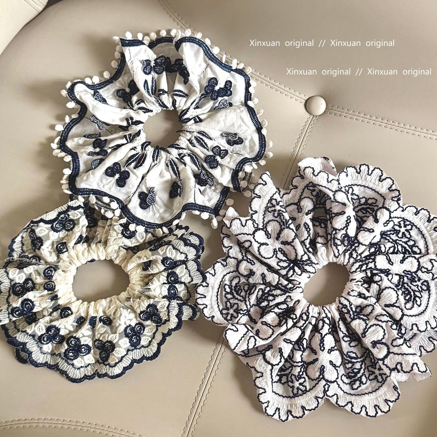 藍色大腸圈刺繡髮圈－第二視角實拍｜https://igowo.tw/