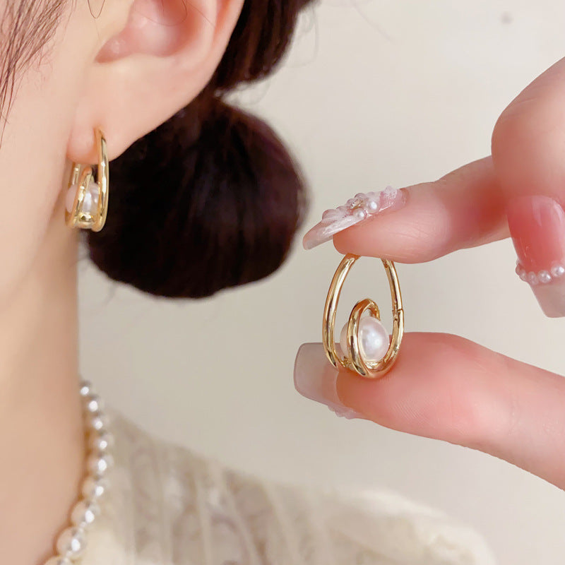 珍珠金屬扭紋簡約耳扣－商品主圖｜https://igowo.tw/